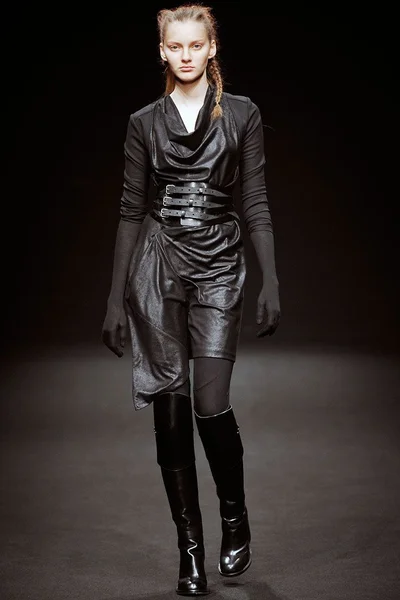 Look 18